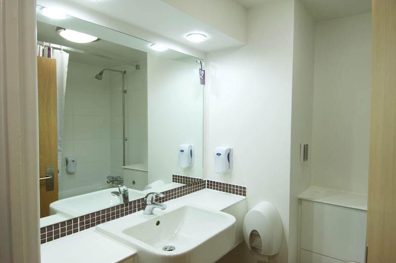 Premier Inn Coventry East Exteriör bild