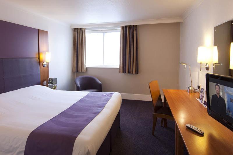 Premier Inn Coventry East Exteriör bild