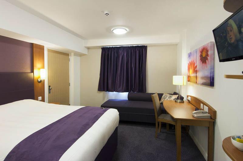 Premier Inn Coventry East Exteriör bild